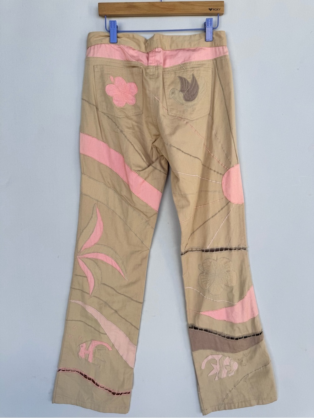Tamara Catz Beige Pants with Tropical Pink Appliqué - Picture 8 of 8